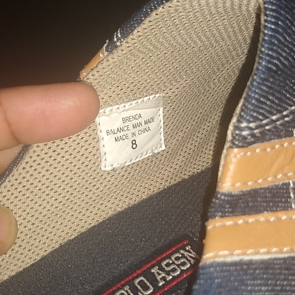 Shoes - Picture 2 of 4